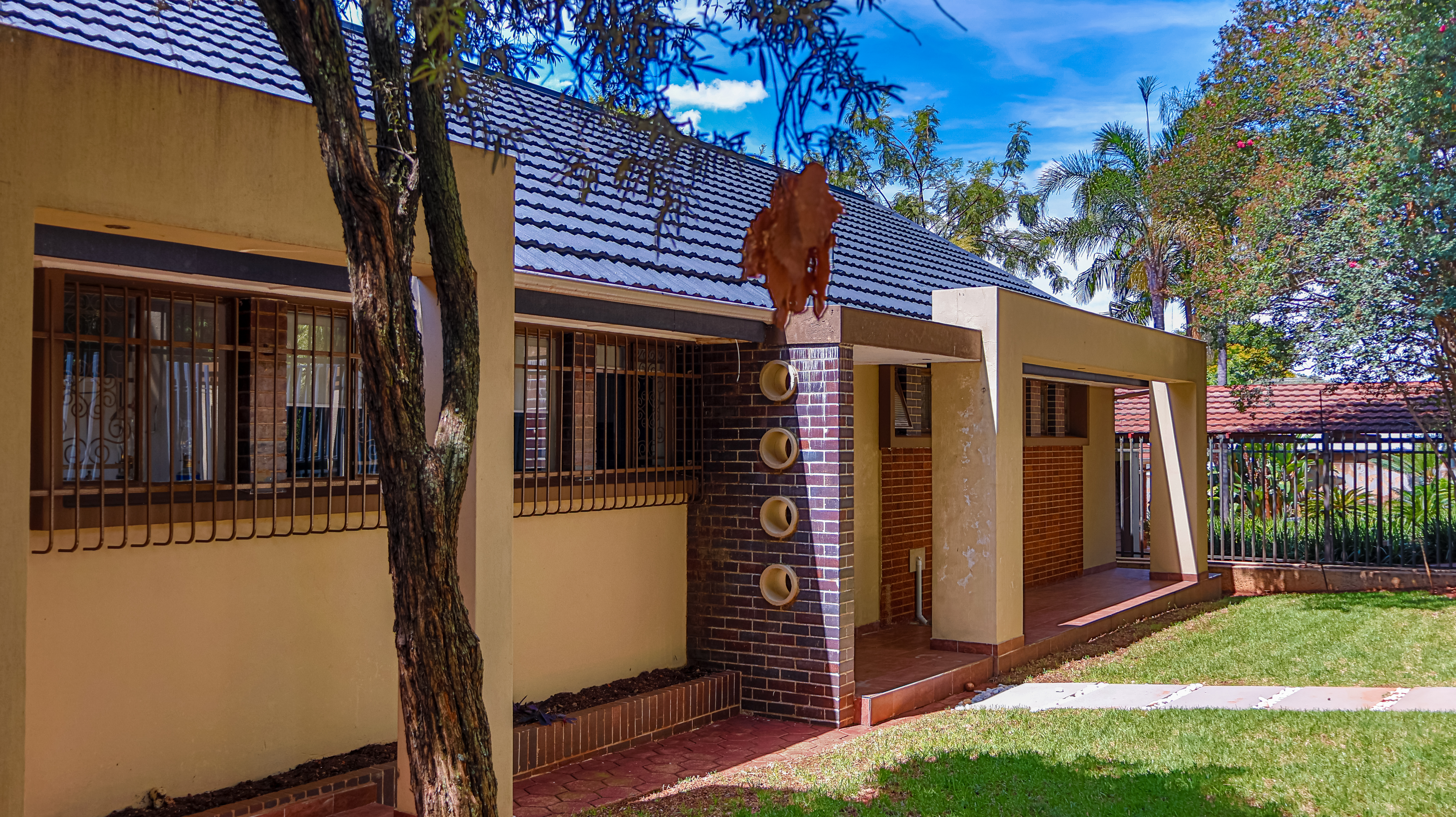 Single Storey Home with Deck